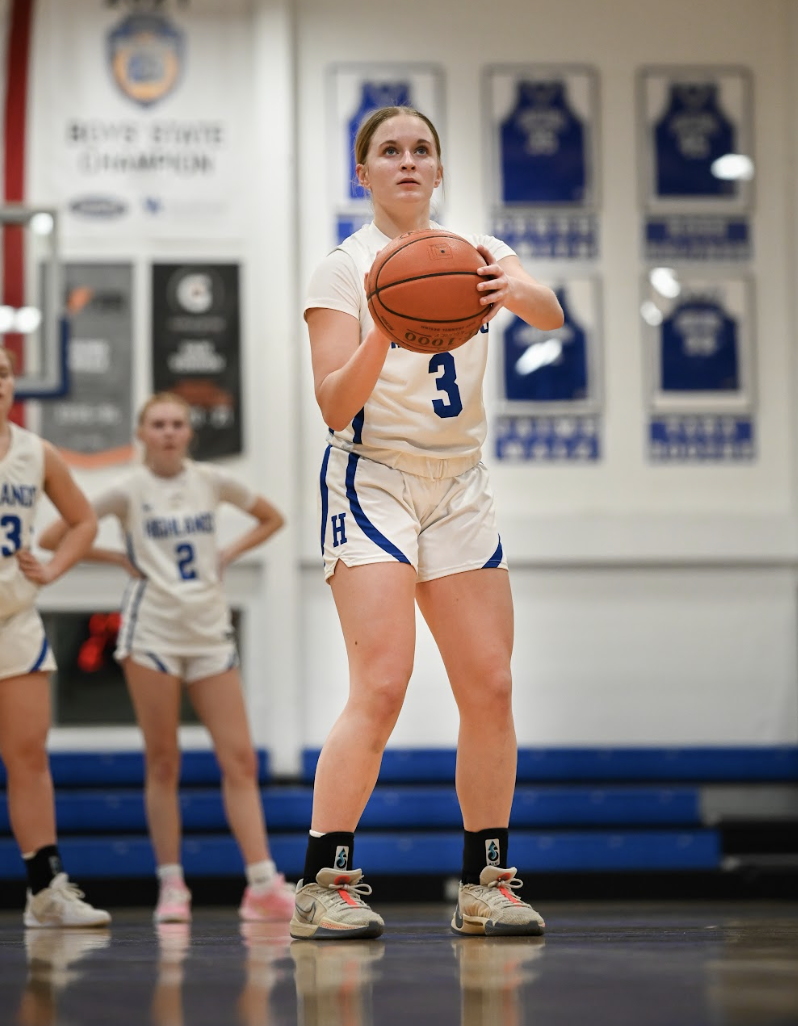 Maren Orme (9) prepares to shoot a free throw. 